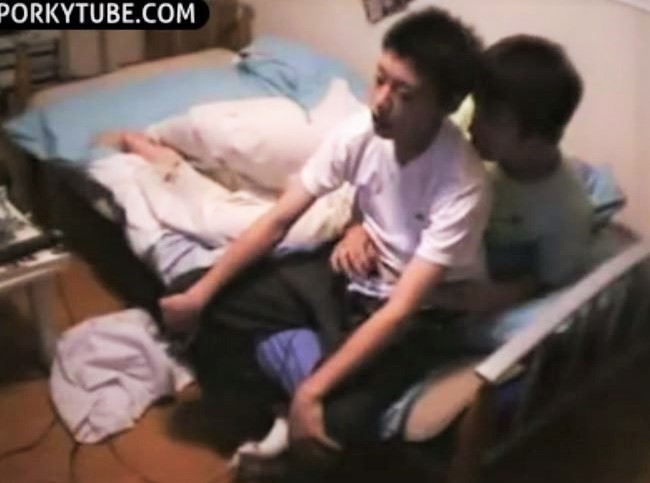 asian couple wanking and gaming 